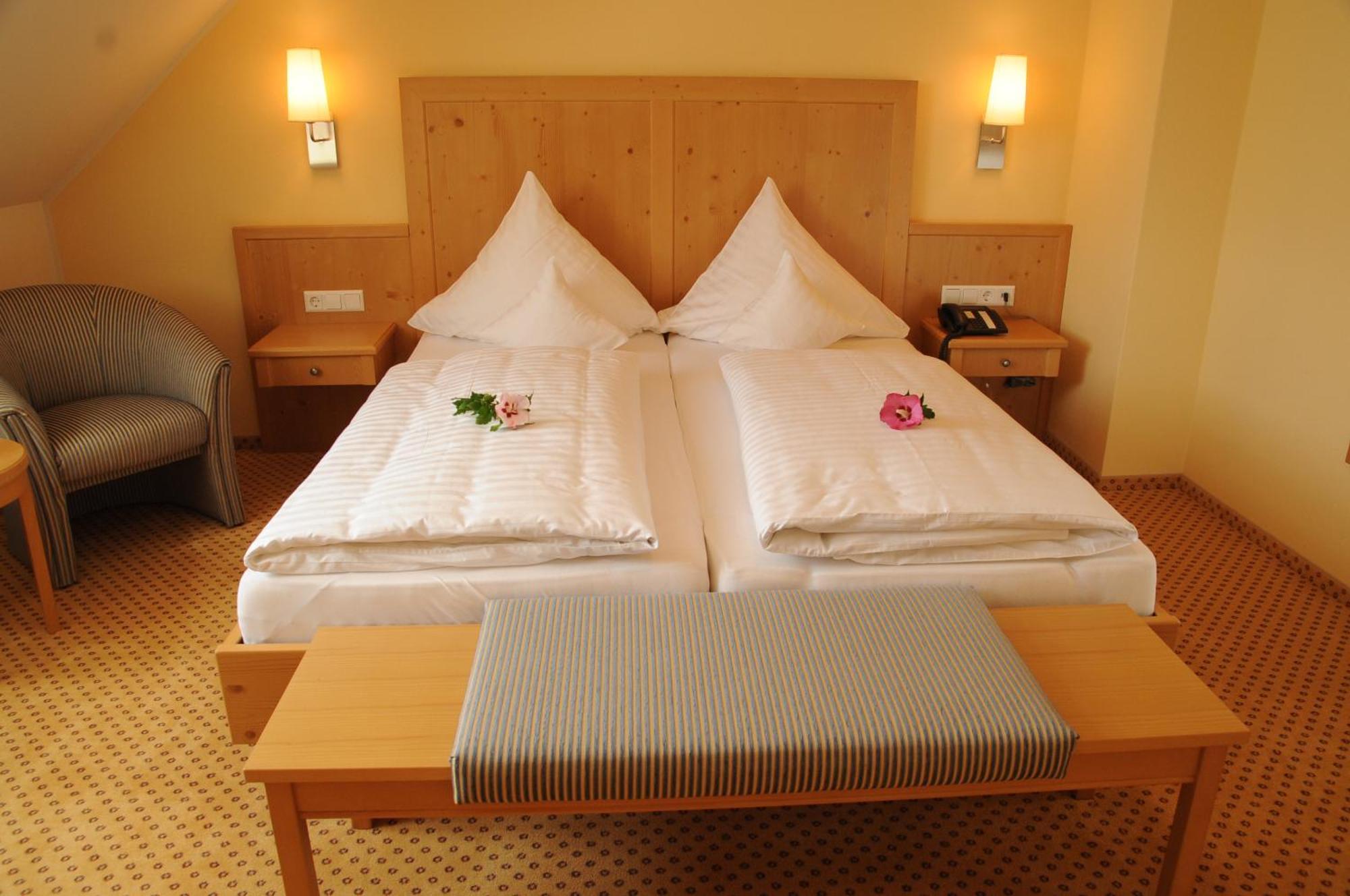 Beierleins Hotel & Catering Gmbh Reichenbach  Екстериор снимка