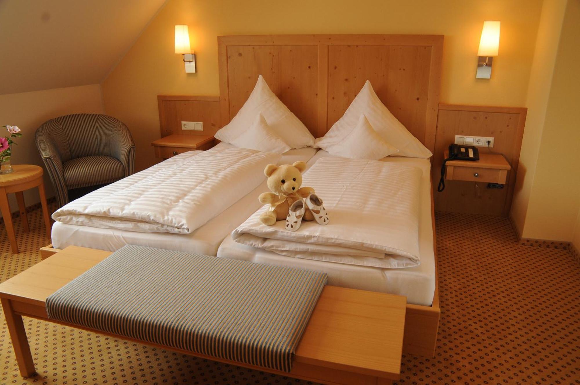 Beierleins Hotel & Catering Gmbh Reichenbach  Екстериор снимка